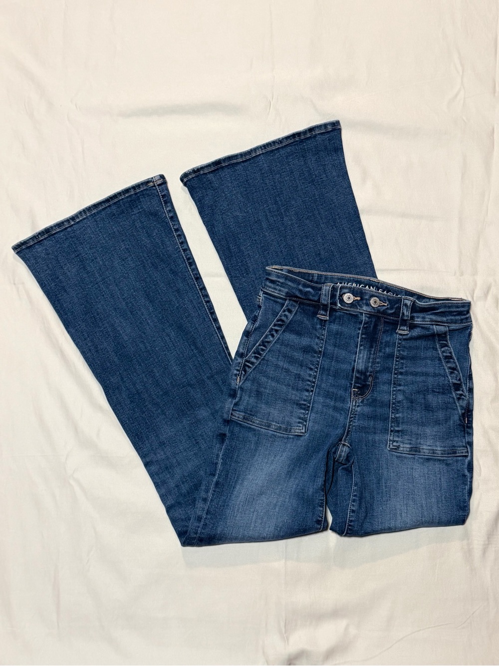American Eagle Outfitters Super High Rise Medium Vintage Flare Jeans Size 2 - Picture 2 of 13